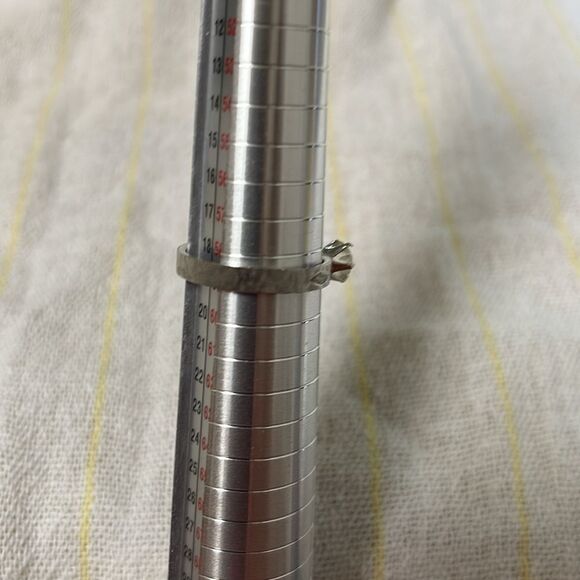 Vintage SETA O Elegant Silver Ring with Crystal Charm - Picture 4 of 8